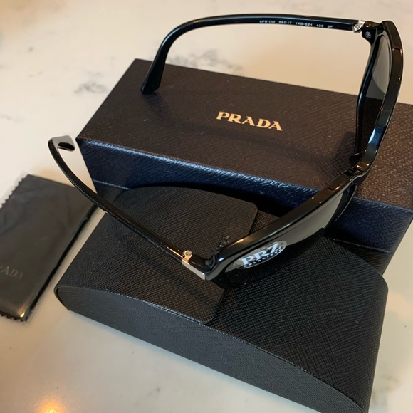 PRADA Polarized sunglasses - Picture 4 of 6
